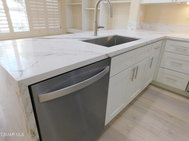 Building Photo - 4887 Santo Dr