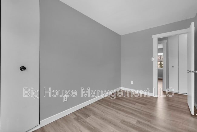 Building Photo - 3387 Ryon Ct