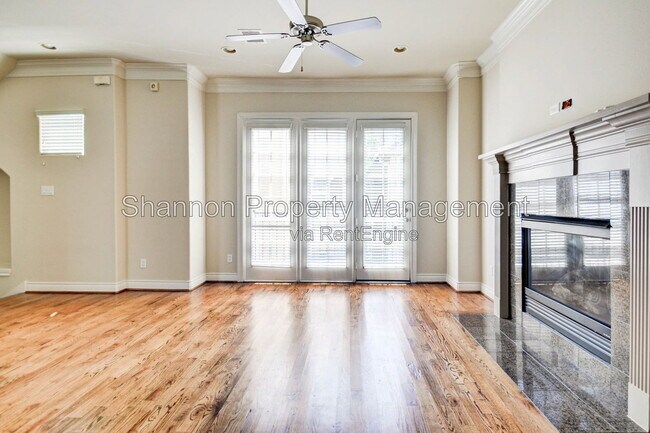 Building Photo - 2731 Sherwin St