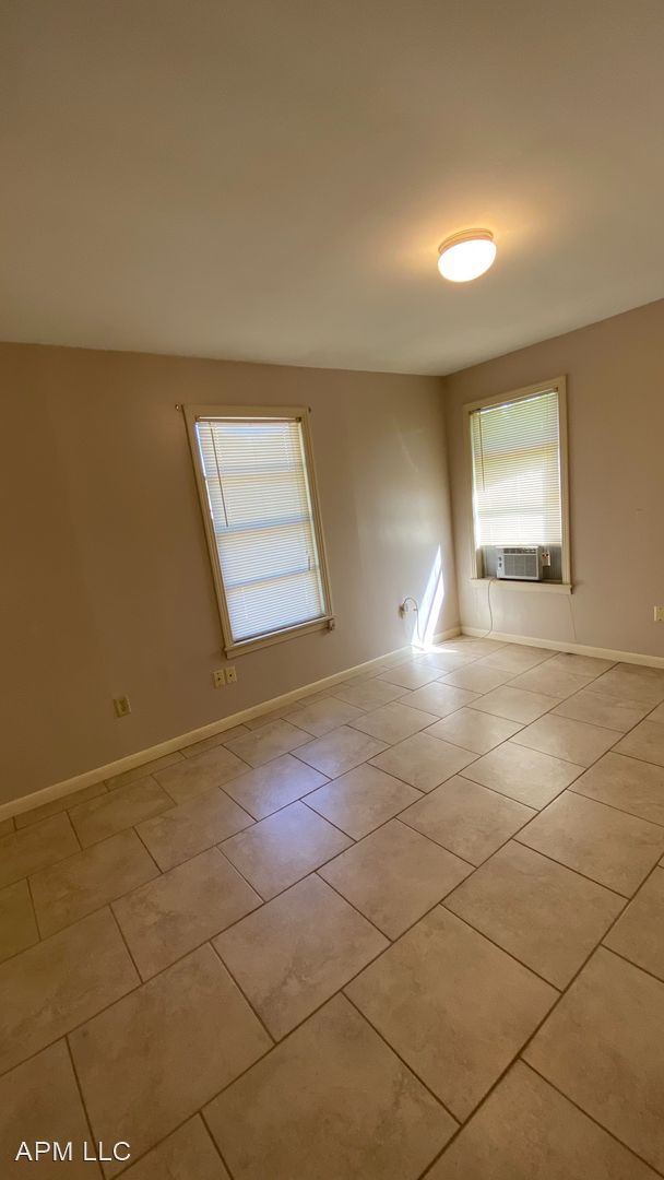Building Photo - 2 br, 1 bath House - 317 Bayou Oaks Drive