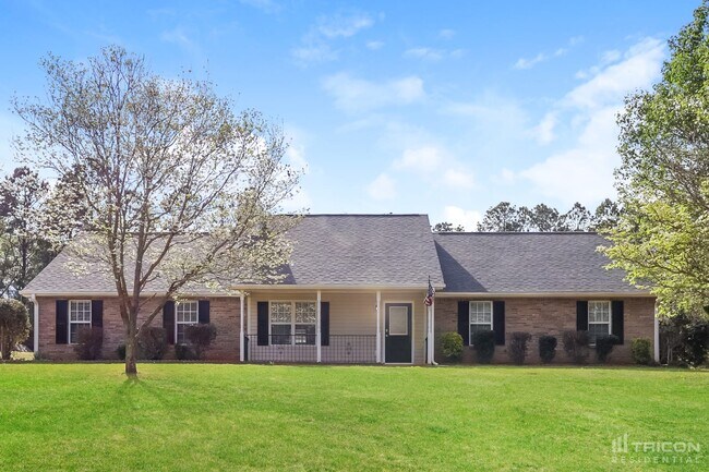 Primary Photo - 103 New Farm Drive Locust Grove GA