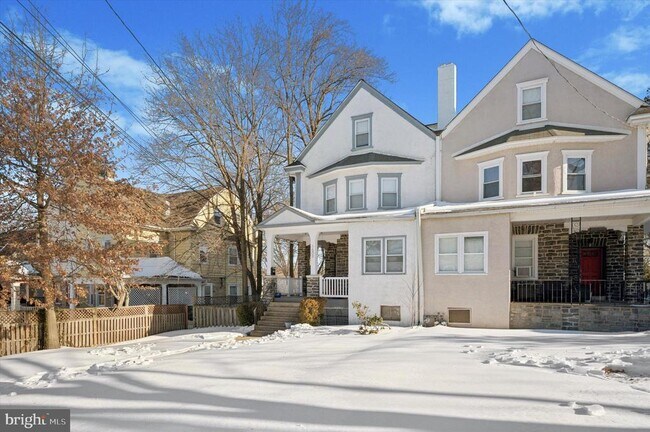 Building Photo - 1609 Upland Ave