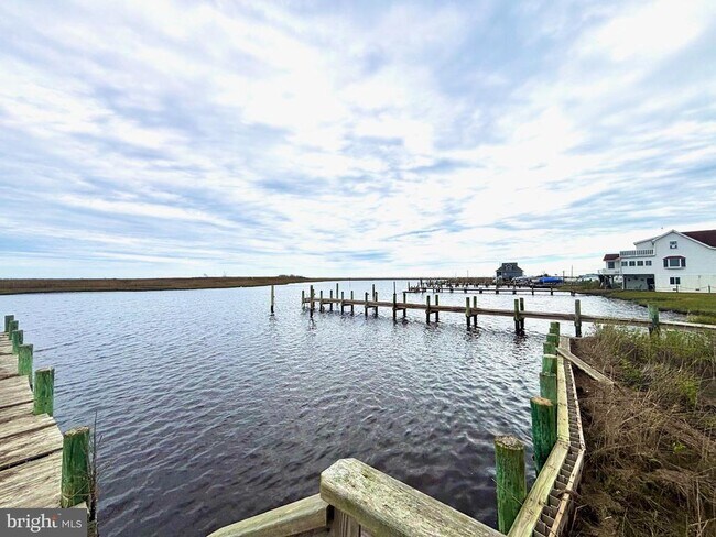 Building Photo - 448 Dock Rd