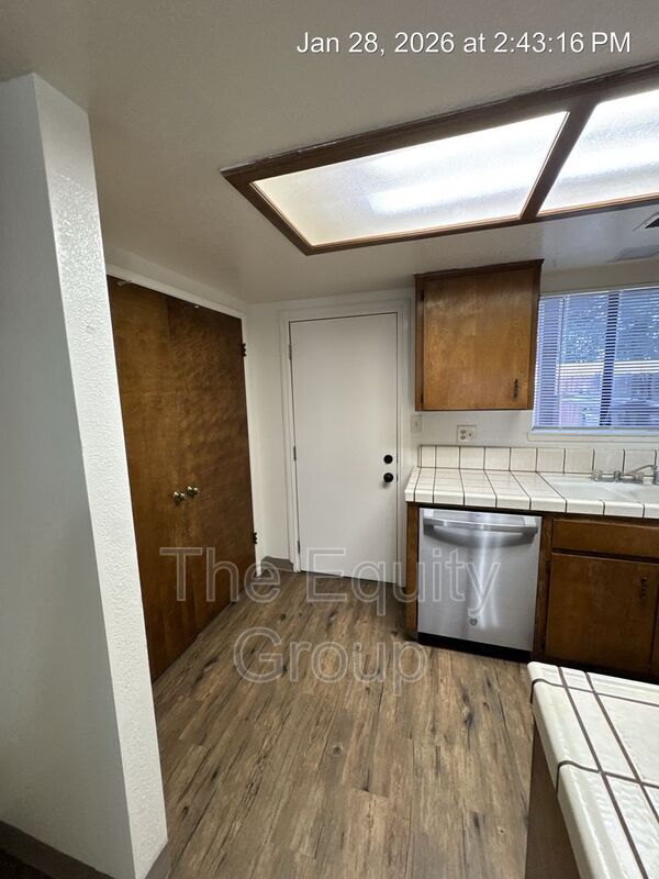 Building Photo - 1270 Tustin Cir