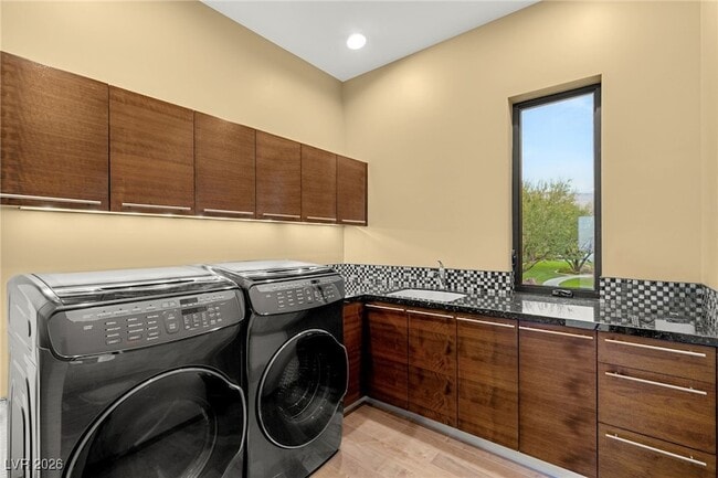 Building Photo - 98 Sun Glow Ln