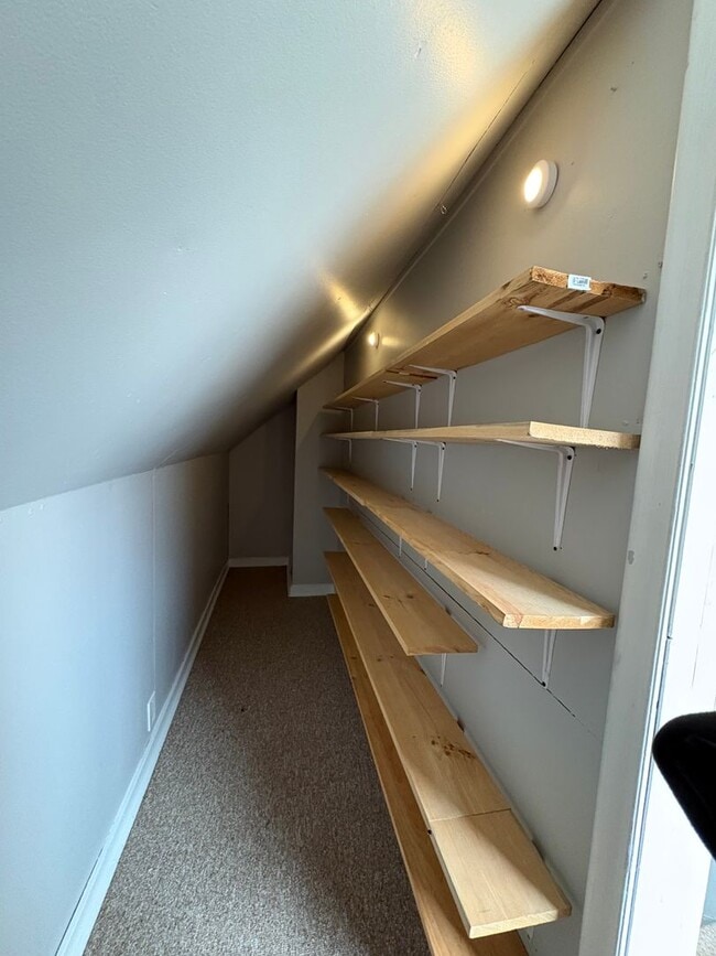 Building Photo - Newly Renovated 2 Bedroom House in Avalon!