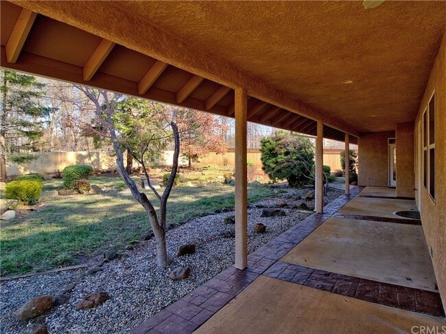 Building Photo - 1865 Vineyard Dr