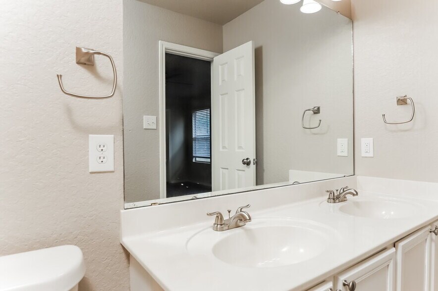 Building Photo - 4431 Mystic Sunrise Dr