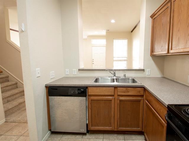 Building Photo - 2228 Stonepark Pl