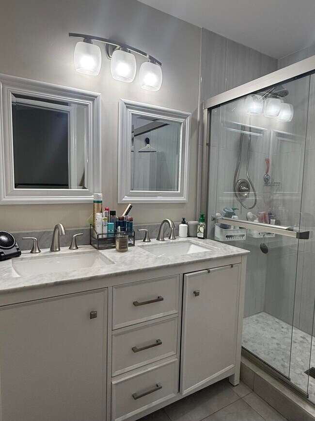 Building Photo - 6848 Brook Hollow Rd