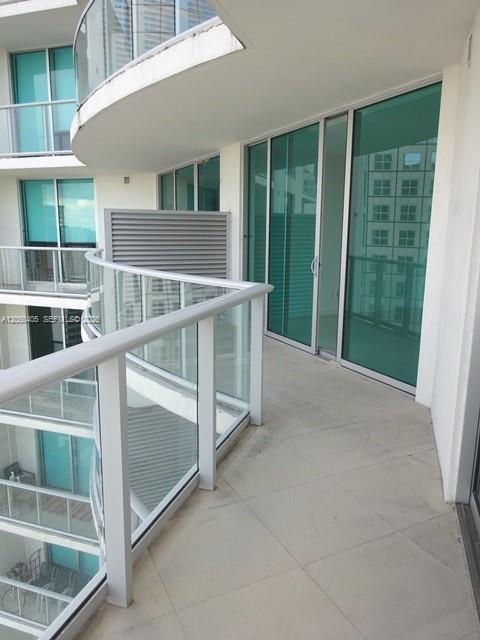 Building Photo - 300 S Biscayne Blvd