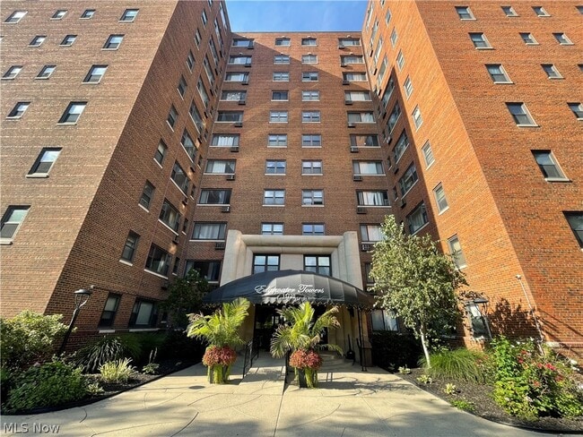 Building Photo - 11720 Edgewater Dr