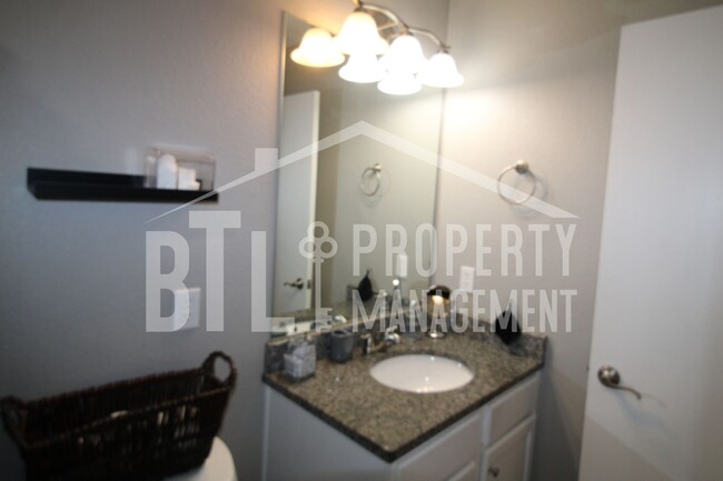 Building Photo - Beautifully Furnished 3 Bedroom Condo in B...