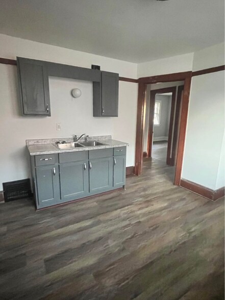 Building Photo - 4465 N 27th St