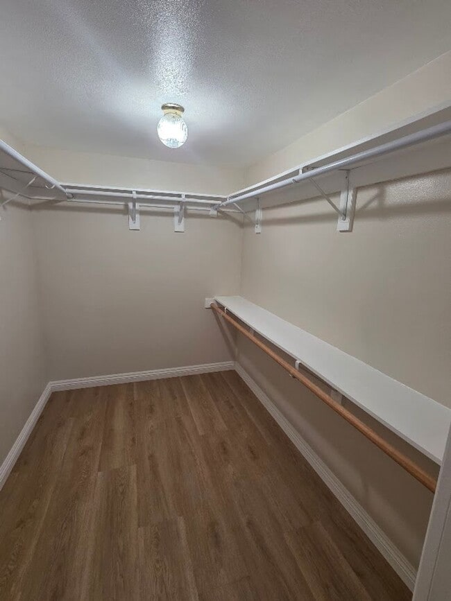 Building Photo - TURNKEY-RENT READY SPACIOUS 2BD/2BA HOME, 2-CAR GARAGE WITH AN AUTOMATIC ROLL-UP DOOR, LARGE COVE...