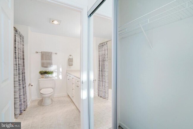 Building Photo - 3101 N Hampton Dr