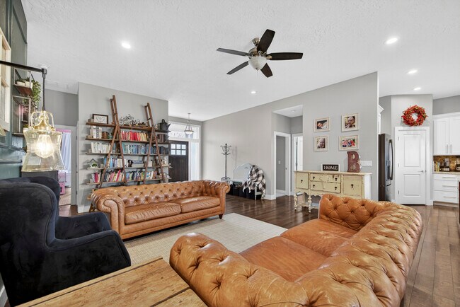 Building Photo - 2110 S Herron Dr