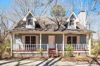 Building Photo - 1571 Larkwood Dr