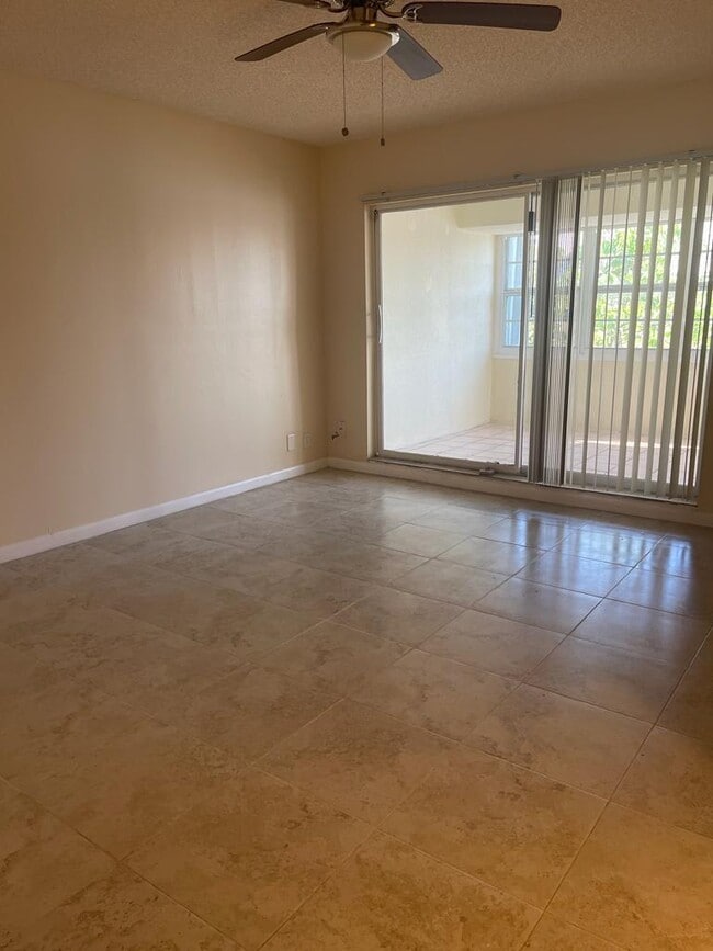 Building Photo - 6521 Racquet Club Dr