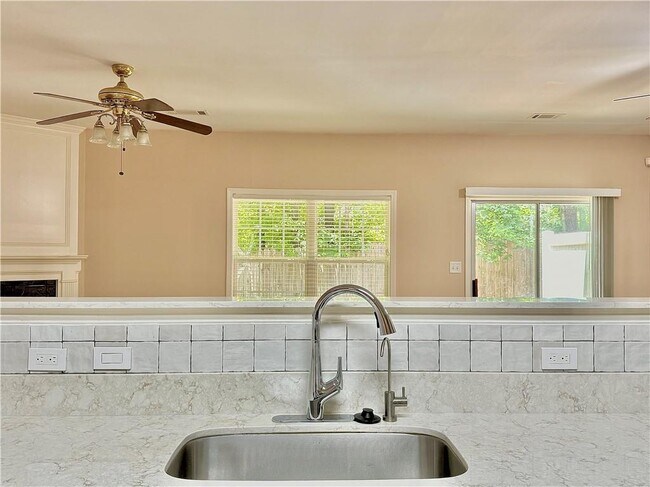 Building Photo - 370 Creek Manor Way
