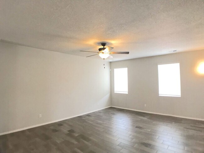 Building Photo - Spacious 3BR/2BA Los Lunas Home with Open Layout, Office Space & Refrigerated Air