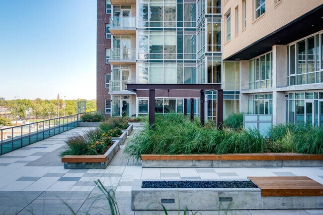 Building Photo - 2100 Welton St