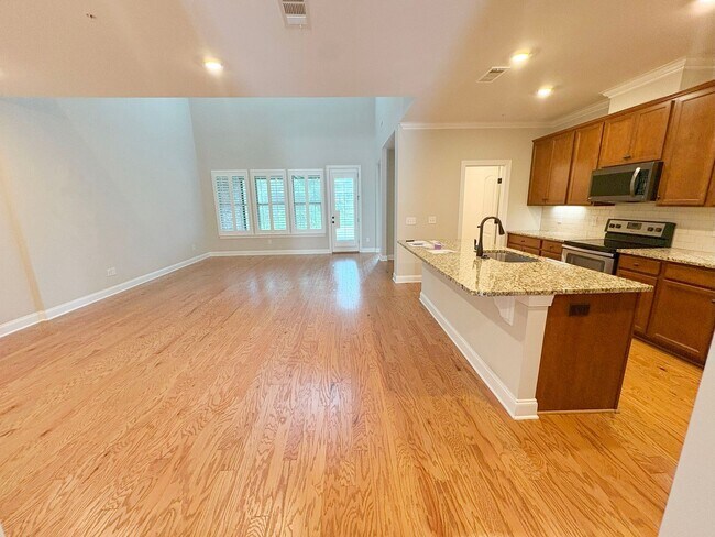 Building Photo - Stunning Townhome in Foxland Harbor – Golf & Lake Community