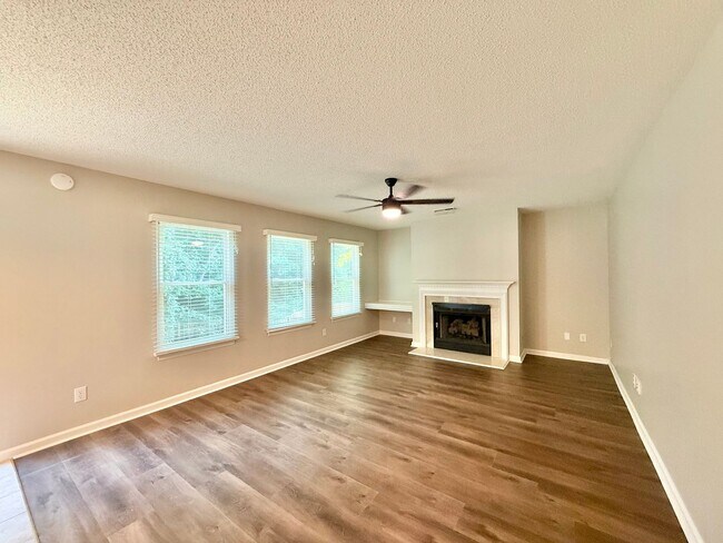 Building Photo - **OFFERING REFUNDABLE APPLICATION FEES** Spacious 4BD, 2.5BA Wake Forest Home with a Fenced Yard ...