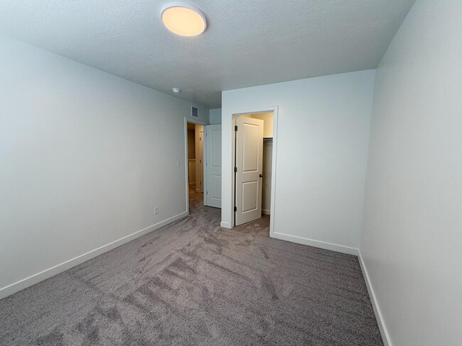 Building Photo - 496 S 1140 W
