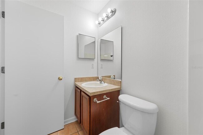 Building Photo - 2537 Harn Blvd