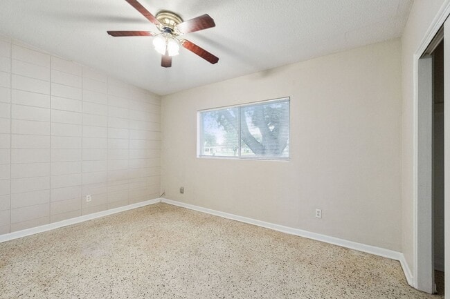 Building Photo - 1416 Beatrice Dr
