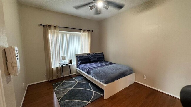 Building Photo - 2209 S Braeswood Blvd