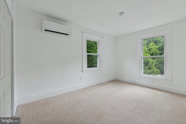 Building Photo - 5530 Pennell Rd