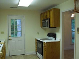 Building Photo - 13400 Oakwood Drive