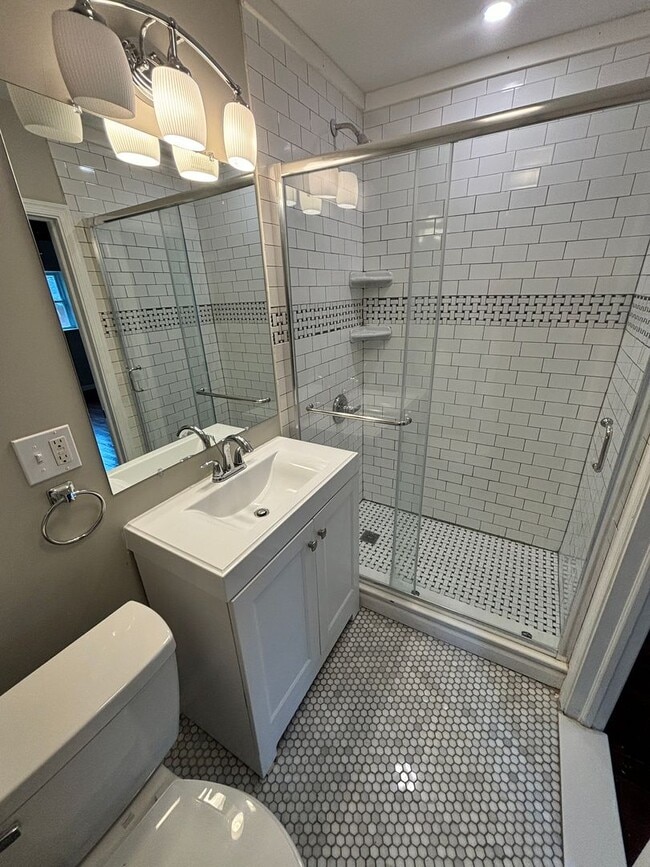 Building Photo - 177 - 501 Montgomery-