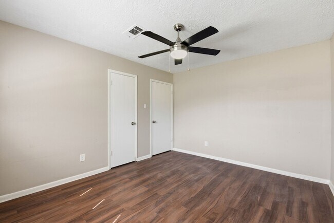 Building Photo - 3120 Royal St