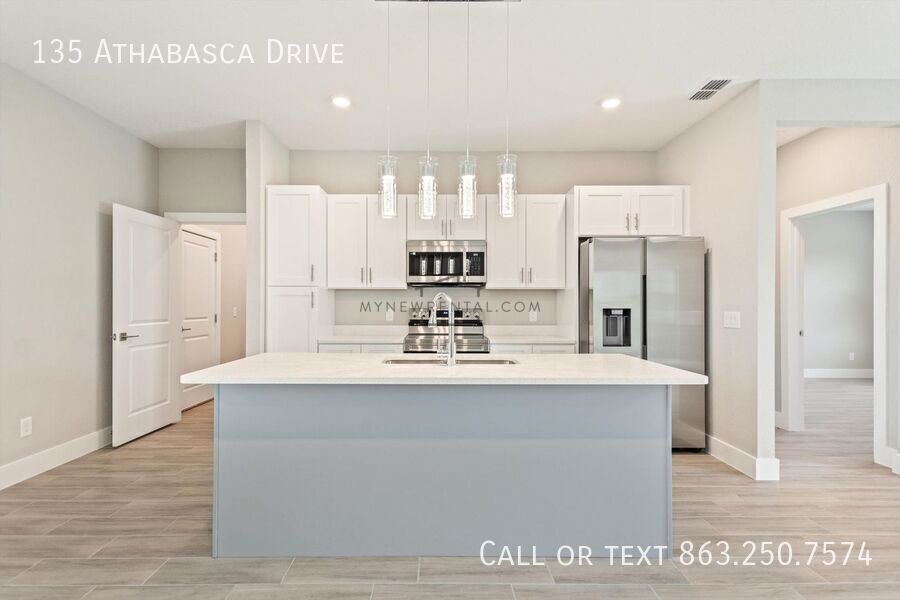 Building Photo - 135 Athabasca Dr