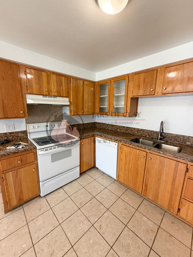 Building Photo - Salem 3BR with AC in Every Room! | 2-Car Garage & Fenced Yard
