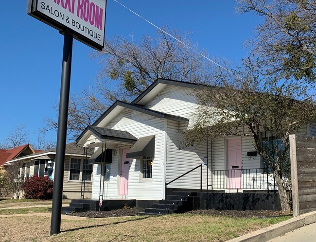 Primary Photo - 5318 Birchman Ave