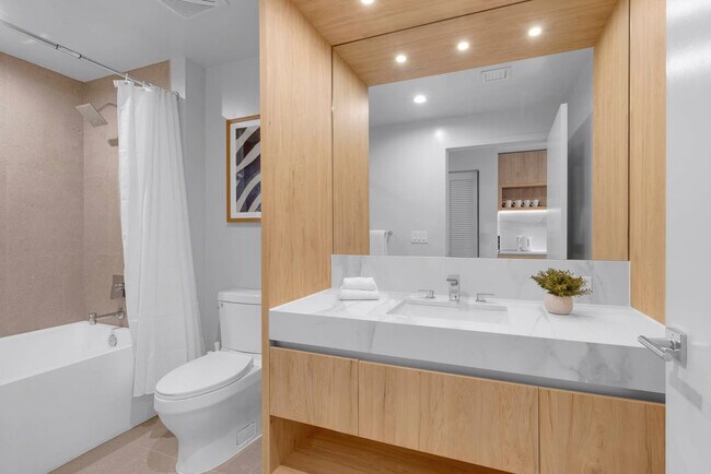 Building Photo - 601 N Miami Ave