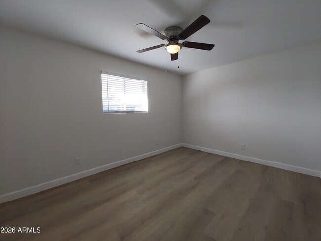 Building Photo - 2316 E Karen Dr