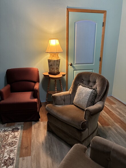 Living room - 4485 S Schooner Creek Rd