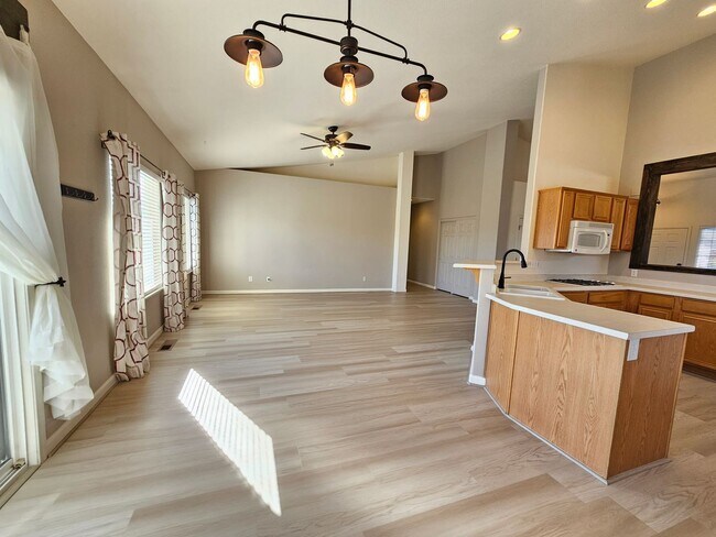 Building Photo - Cold Springs Beauty - Immaculate Newer Hom...