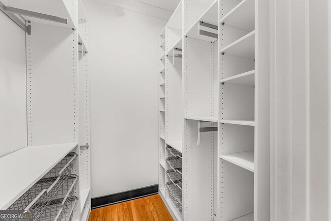 Building Photo - 546 Candler Park Dr NE