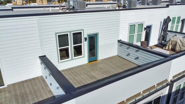 Building Photo - 515 Motivation Cir NW