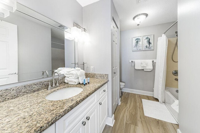 Building Photo - 401 E Beach Blvd