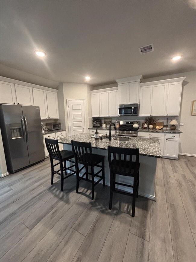 Building Photo - 32403 River Birch Ln