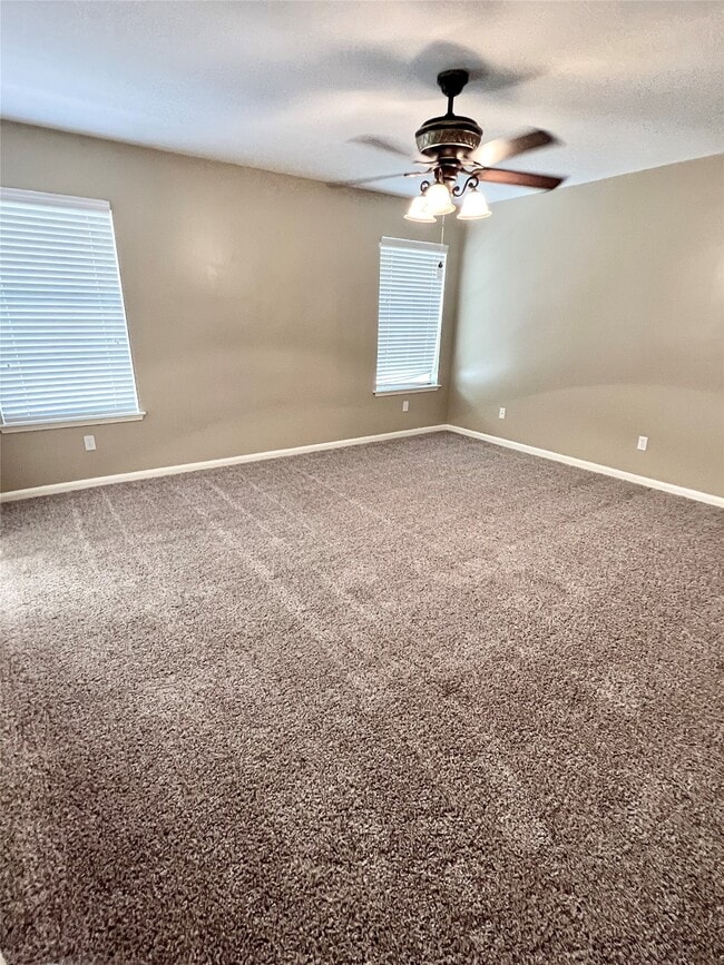 Building Photo - 10719 Creektree Dr