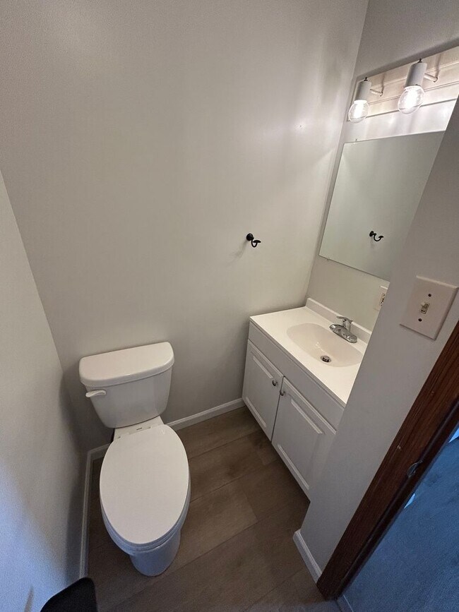 Building Photo - 1039-1039 S 12th St