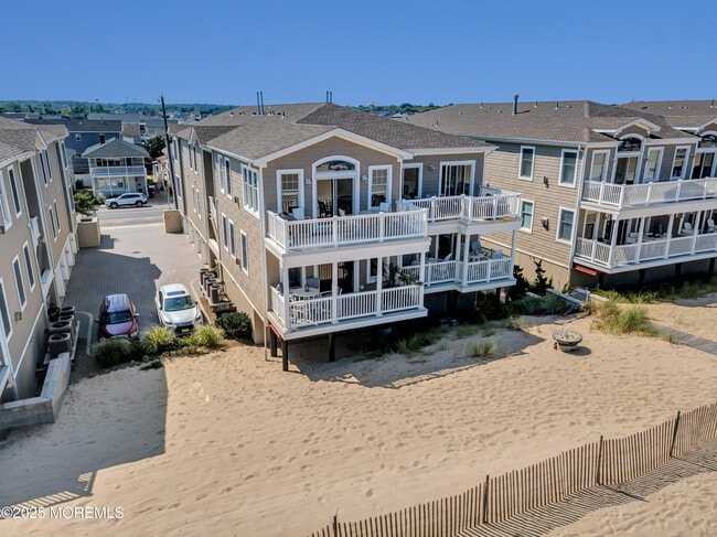 Building Photo - 239 Beach Front